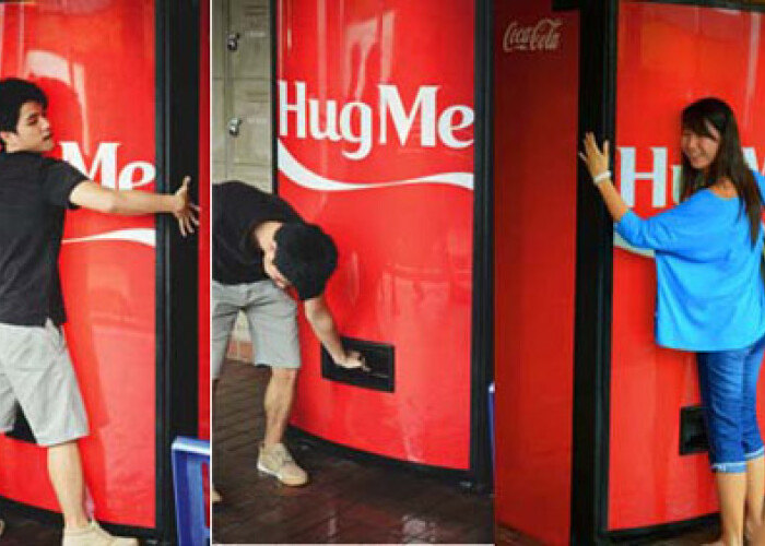 Cele mai COOL 12 aparate Coca Cola din lume: cum poti castiga premii pe loc! VIDEO