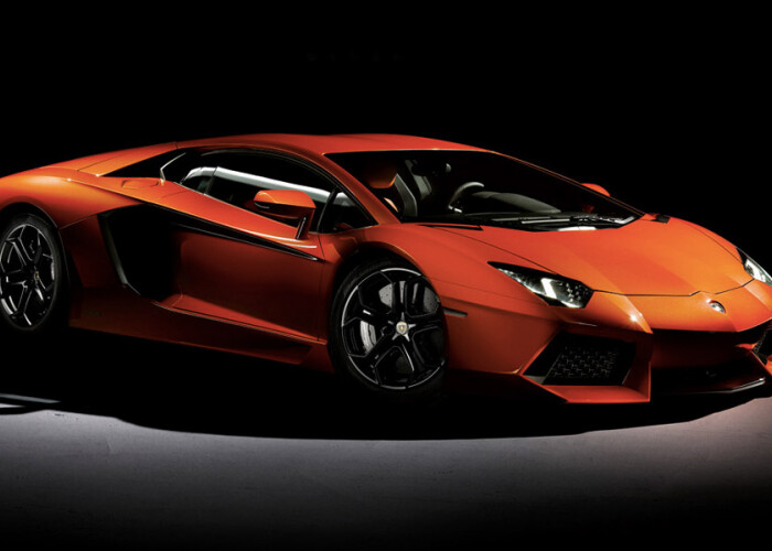 Cum arzi 1 milion de dolari: 3 Lamborghini in flacari pe autostrada! VIDEO