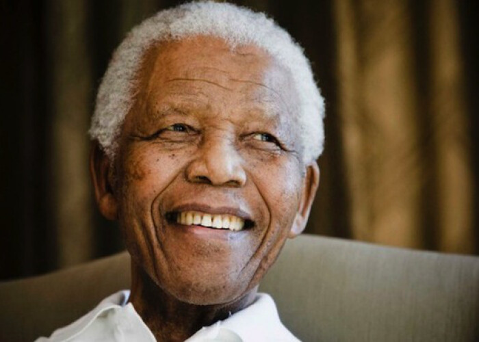 Nelson Mandela, confundat cu Morgan Freeman pe un panou, in India! FOTO