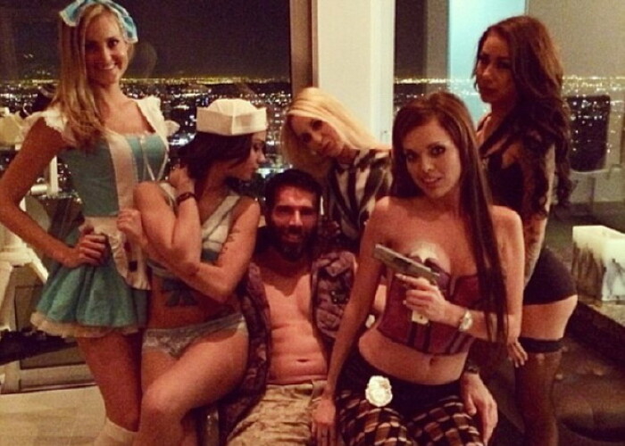 Regele Instagramului Bilzerian si-a scos la vanzare palatul din Las Vegas. Cati bani cere