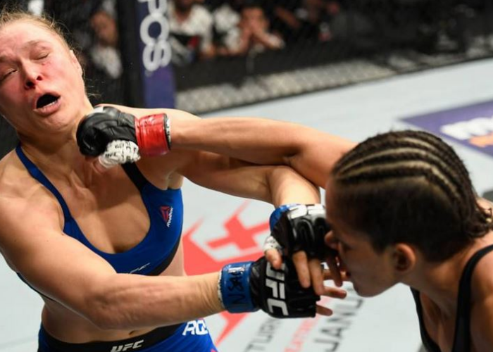 Ronda Rousey a fost desfigurata in cusca de Amanda Nunes, in meciul finalului de an din UFC