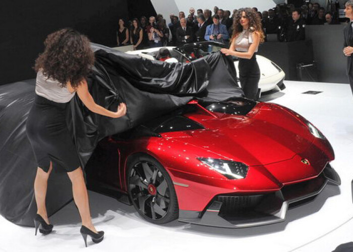 Lamborghini pregateste in secret un rival pentru Ferrari F12