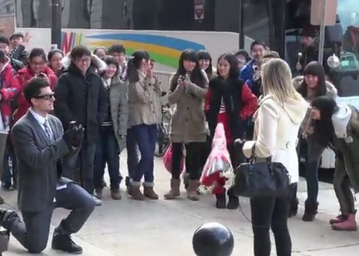 Finalul a fost tare: fata o ia la fuga si-si lasa iubitul cu ochii in soare. Reactia martorilor e incredibila: VIDEO
