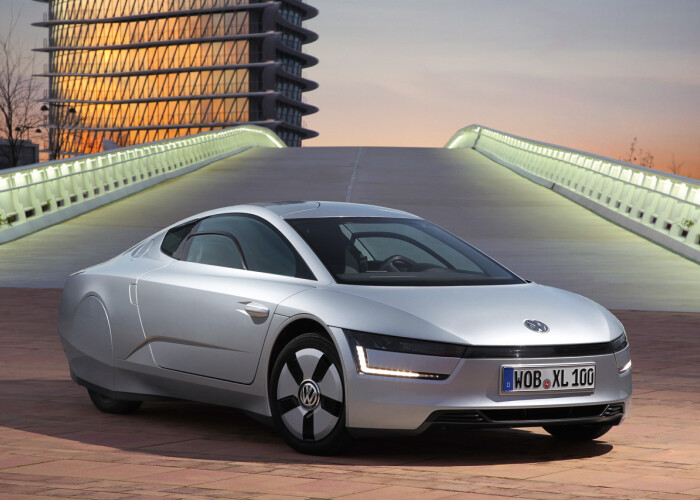 Visul tuturor soferilor devine realitate! Volkswagen a inceput productia celei mai eficiente masini din lume!