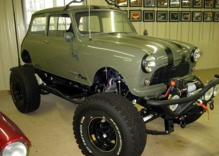 MINI Monster truck! Masina care se contrazice singura!