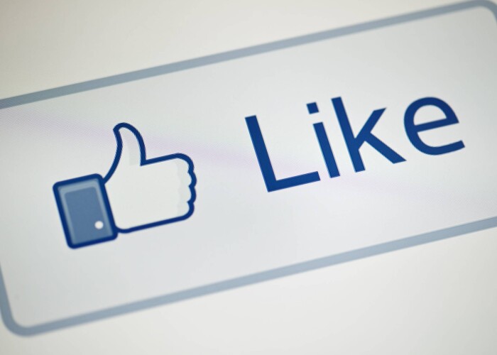 4 din 10 utilizatori de Facebook spun ca ii enerveaza asta.