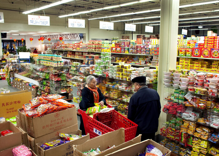 Asa functioneaza sistemul care te va identifica prin spoturile de iluminat in supermarket! FOTO