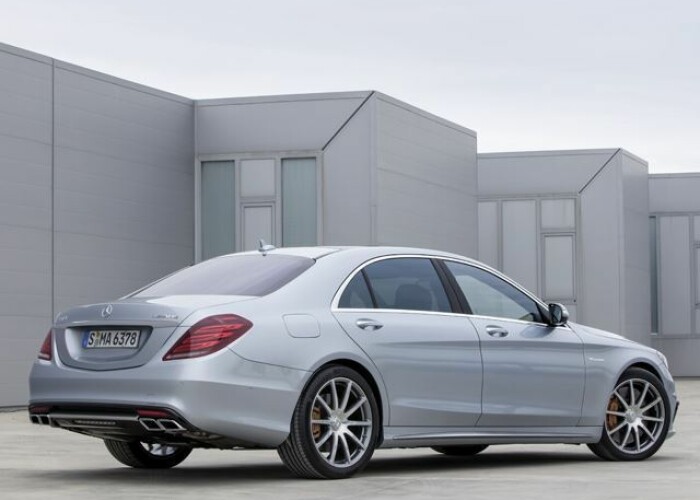 Cu pedale si ornamente din aur la interior: Asa arata Mercedes S63 AMG editie gold ! FOTO