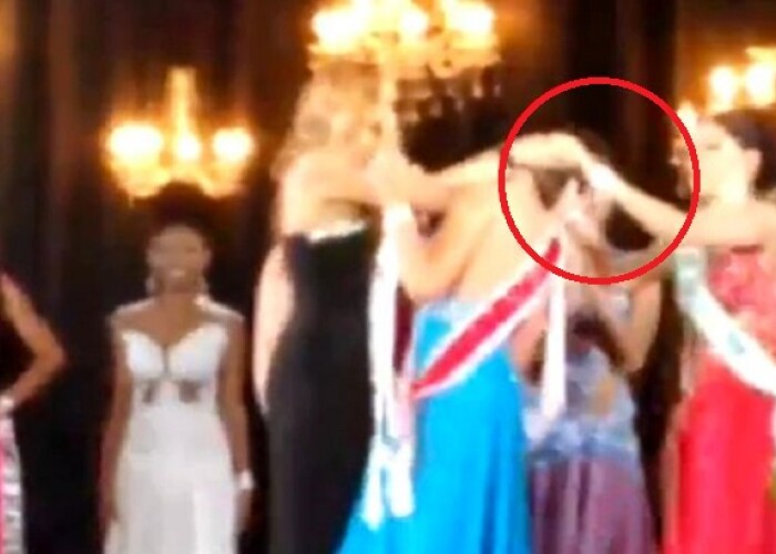 O finalista la concursul Miss Amazon 2015 a smuls coroana de pe capul invingatoarei! VIDEO