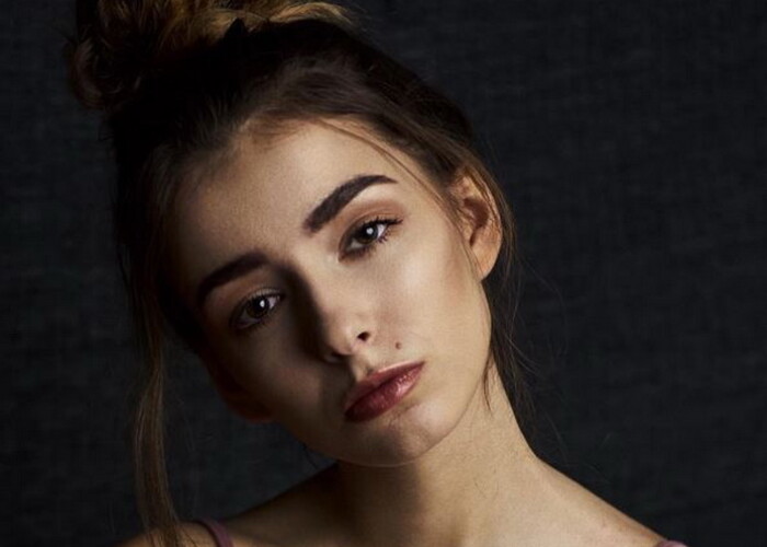 Aceasta este cea mai populara femeie de pe Tinder! Este incredibil cati barbati au incercat sa o cucereasca