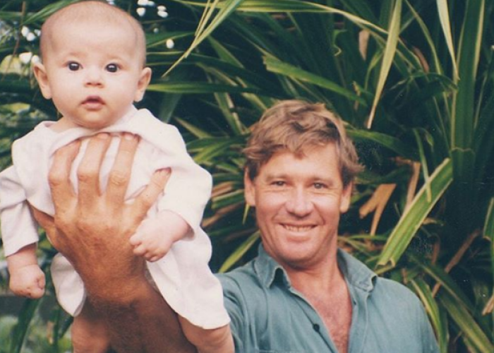 Cum arata fiica faimosului Steve Irwin, Vanatorul de Crocodili, la 18 ani. Pasiunea ei nu e greu de ghicit :)
