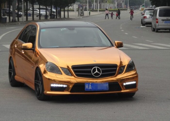 Bling-bling , made in China. Ultima fita din Beijing ii face invidiosi pe seici!