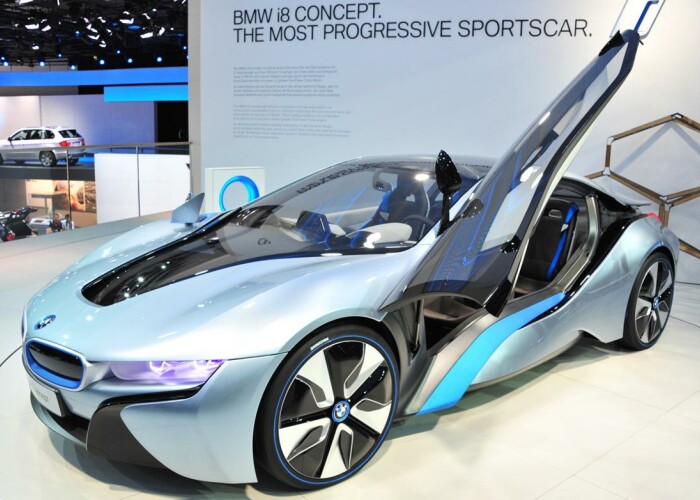 BMW isi incearca fanii: Acestea sunt primele imagini de anul acesta cu noul I8 care se va lansa in 2015: Este nava spatiala