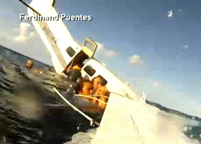 Era in avion si a filmat momentul prabusirii! VIDEO