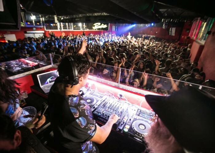 Un mega party cu Richy Ahmed si cel mai nou film cu Johnny Depp! Unde iesim in weekend: