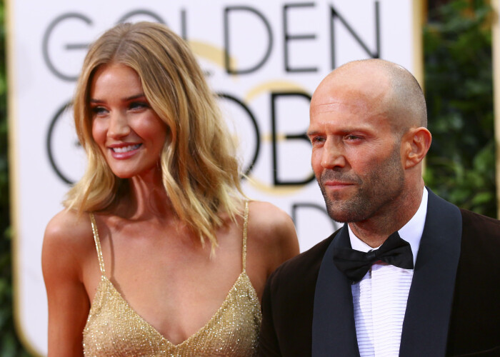 S-a logodit?! Cum a aparut Jason Statham la Globurile de Aur