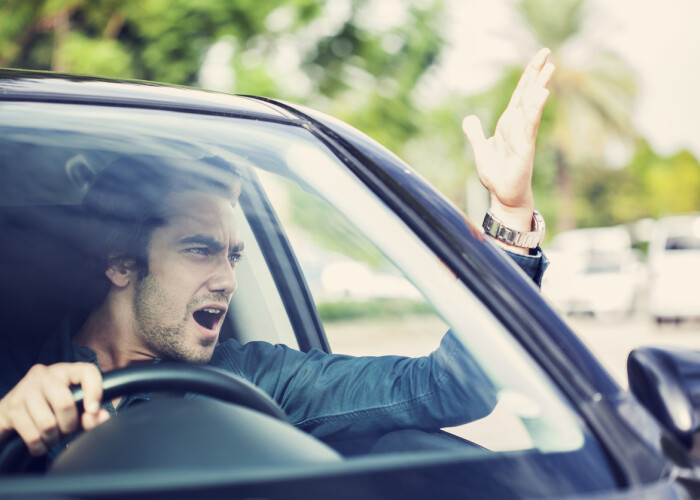 Ce îi enervează pe români în trafic. Vezi rezultatele ultimului sondaj