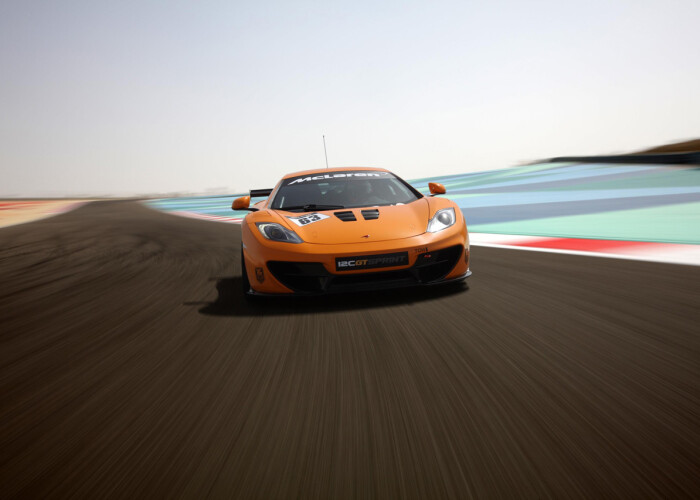 Cel mai nou bolid McLaren are interzis pe strada! Vezi ce poate noul 12C Sprint GT!