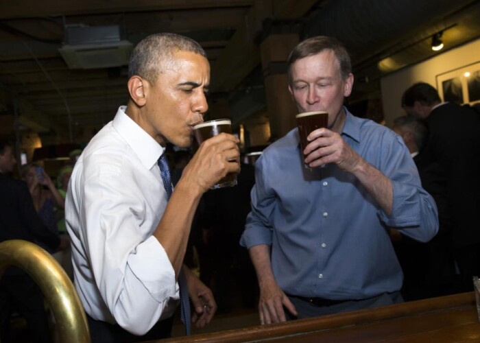 Un barbat a incercat sa ii ofere marijuana lui Barack Obama intr-un bar. Reactia presedintelui american: VIDEO