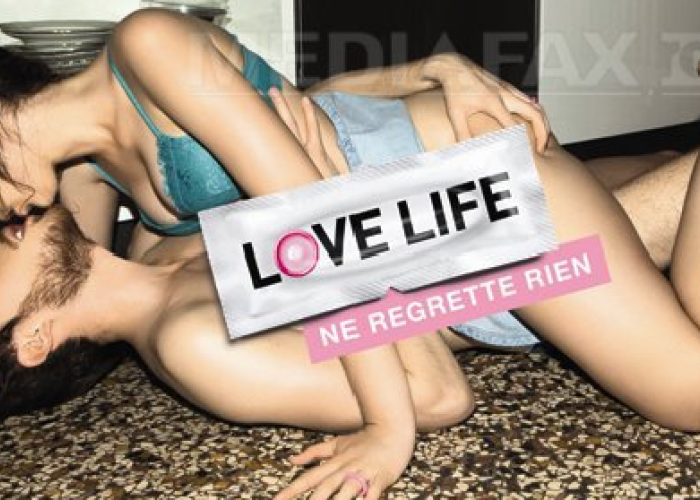 Aceasta este cea mai explicita campanie de pana acum impotriva SIDA: Cum au fost fotografiate modelele FOTO