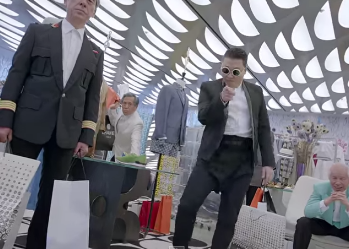 Acesta este singurul videoclip din Cartea Recordurilor care a reusit sa stranga peste 20 de milioane de vizualizari in 24 de ore VIDEO