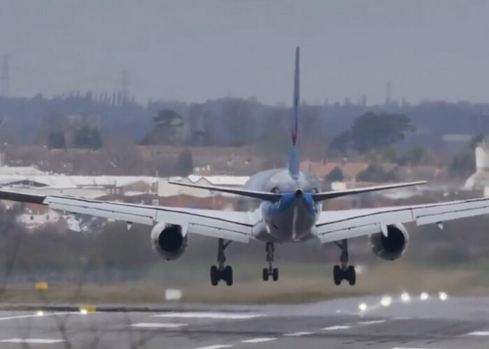 Aeroportul pe care nu vei vrea niciodata sa mergi! Si pilotii se tem sa aterizeze aici! Ce se intampla in ultimele secunde