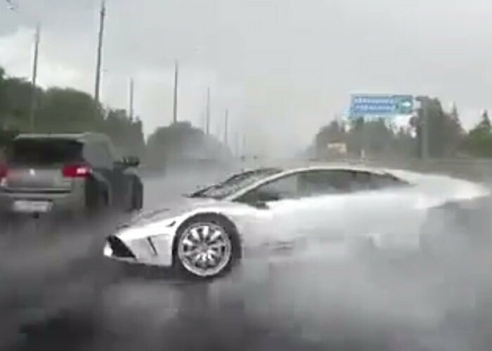 Un Lamborghini a fost DISTRUS complet in doar 6 secunde! Ce a patit bijuteria de 210.000 de euro