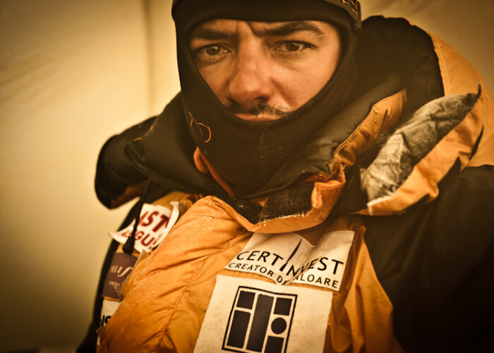 UN BARBAT ADEVARAT: Alex Gavan s-a intors dintr-o expeditie ce viza escaladarea varfului himalayan Lhotse, de 8516 m! VIDEO
