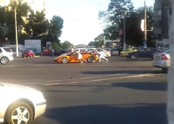 Lamborghini in pana prostului! Intamplarea a avut loc in Bucuresti! VIDEO