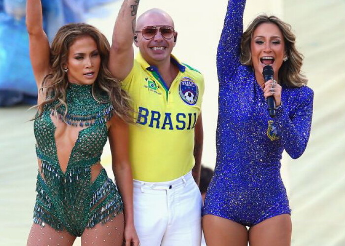 Are 44 de ani si arata incredibil de bine: Imagini cu Jennifer Lopez la ceremonia de deschidere a CM!