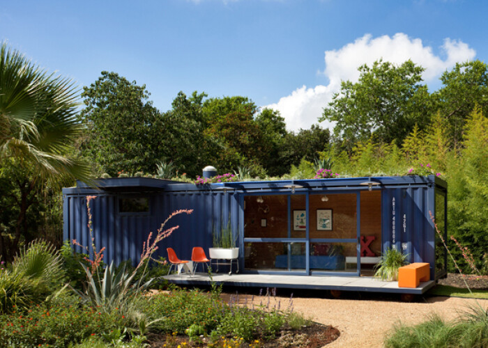 Un container de transport, transformat intr-o casa de vis. Ideea geniala a unui tanar artist! FOTO
