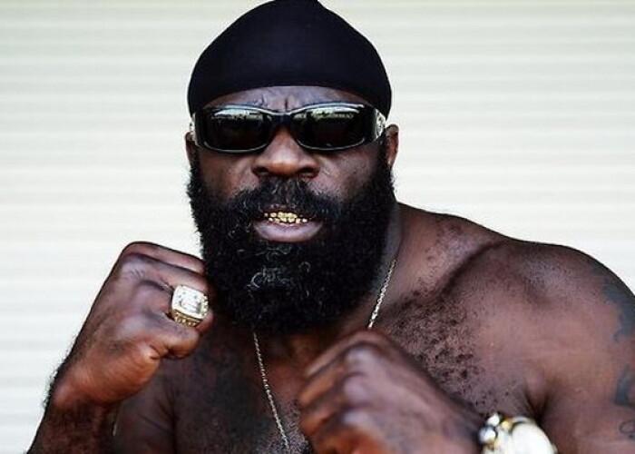 Povestea celui mai tare luptator de strada: a locuit intr-o masina si s-a batut pentru prima data la 13 ani! Cum a ajuns Kimbo Slice o figura celebra in MMA