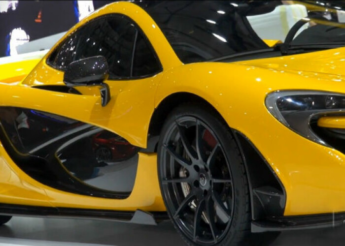 GENEVA 2013: Primele imagini cu noul McLaren P1 la salonul auto: 1,3 milioane de dolari, 217 km/h... Hybrid! GALERIE FOTO