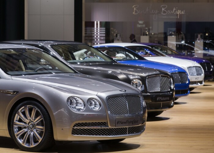 Rolls-Royce tremura! Bentley ataca segmentul de lux cu cel mai puternic sedan al marcii!
