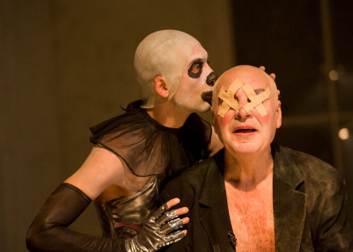Mandru ca sunt roman: am vazut cel mai frumos spectacol de teatru din aceasta viata!
