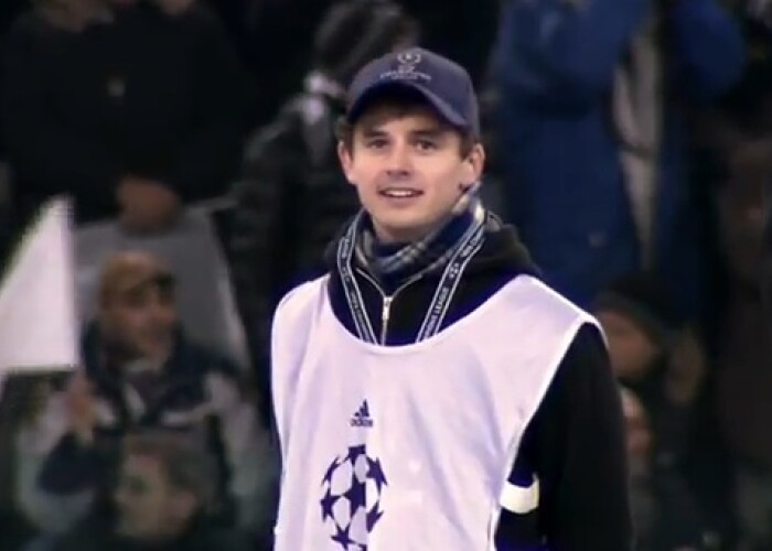 Fabulos! Cel mai tare interviu din lume: Ce a trebuit sa faca si cum a fost anuntat ca a primit job-ul acest tanar. Un stadion intreg l-a aplaudat in picioare: VIDEO