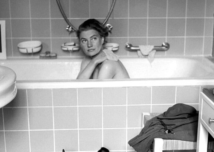 Secretele intunecate din spatele celebrei fotografii din cada lui Hitler: Ce a ascuns o viata femeia