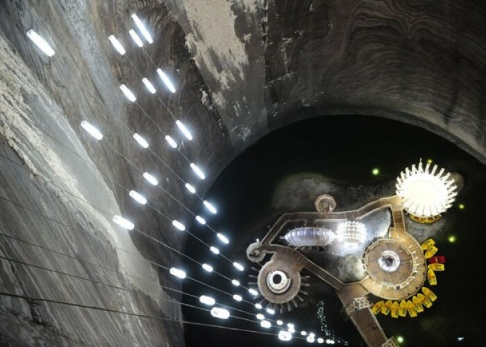 Inca un motiv sa vizitezi Romania! Salina Turda este laudata de site-ul Institutului Smithsonian! FOTO
