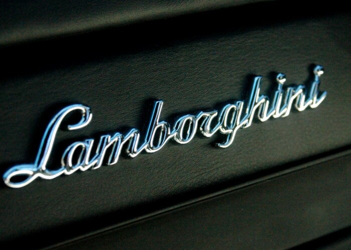 Lamborghini si o schimbare istorica: apare primul SUV al marcii, masina de familie