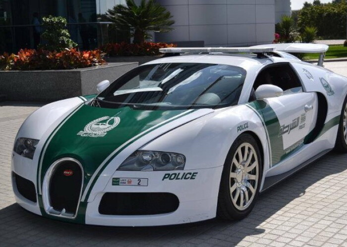 Tara care si-a dotat Politia Rutiera cu Bugatti Veyron si Lamborghini Aventador MODIFICATE