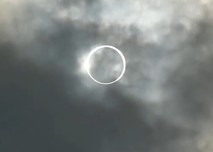 Vezi cum arata o eclipsa inelara de soare! Ce locuitori ai planetei au putut vedea aceasta MINUNE: VIDEO