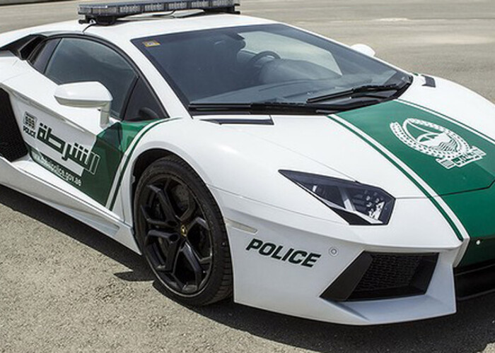 Lamborghini si Ferrari nu mai sunt de ajuns! Uite ce supermasina va mai folosi politia din Dubai!