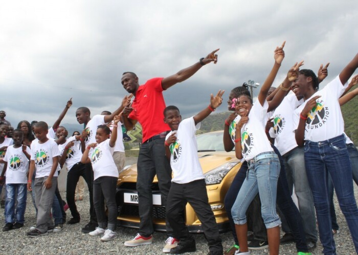 “Fulgerul” Usain Bolt si-a tras o masina pe masura: Nissan GT-R 2014.