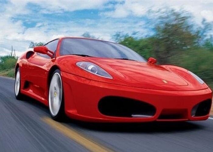 Ce mai ramane dintr-un Ferrari care se face praf la 300 km/h?