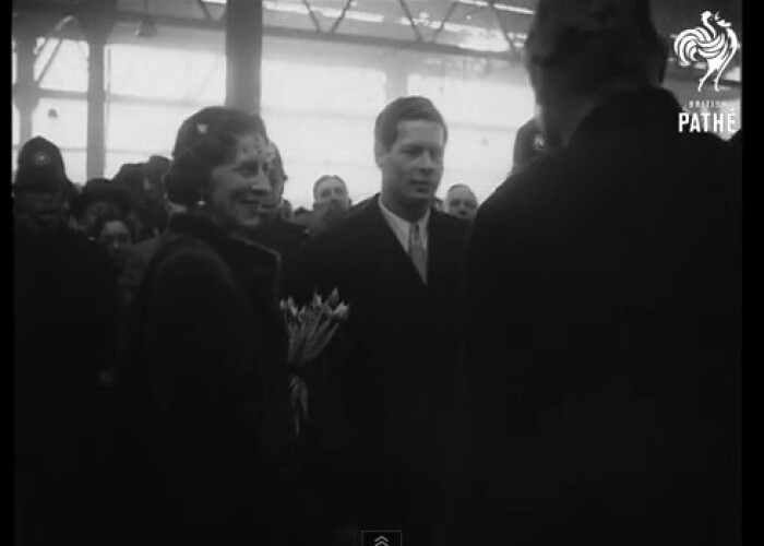 Imagini cu Regele Mihai la scurt timp dupa abdicare, aparute pe net ! VIDEO