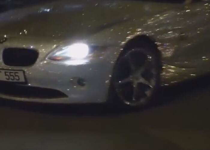 Made in Moldova: cum arata un BMW Z4 acoperit cu 250 000 de cristale Swarovski! VIDEO