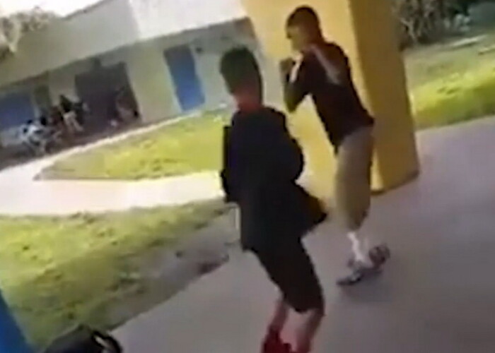 A ales GRESIT adversarul! A provocat un pusti care se antrena la MMA si a fost facut KO in cateva clipe! VIDEO