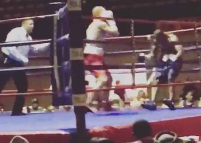 Un boxer a debutat in ring cu KO care a trimis adversarul in afara ringului