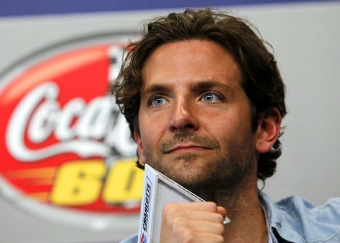 Revista People a anuntat cel mai SEXY barbat in viata pentru 2012. Cine l-a inlocuit pe Bradley Cooper: