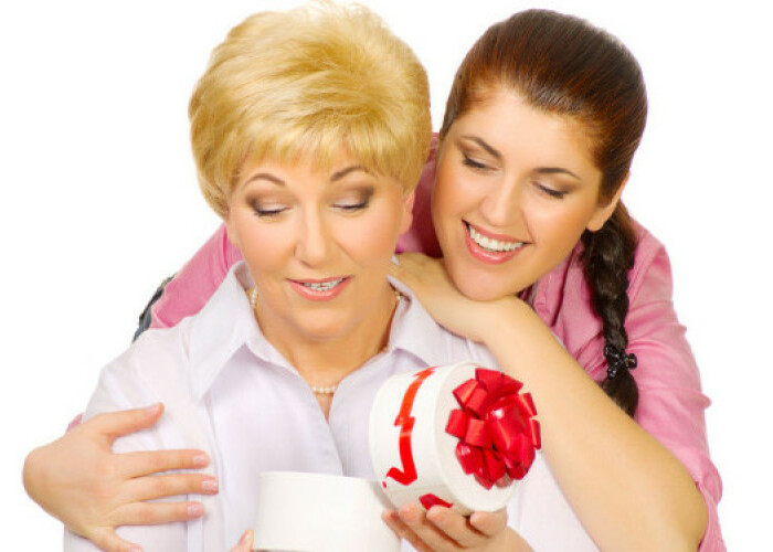 Cadouri de suflet pentru mama ta. Darurile care o vor emotiona de Craciun